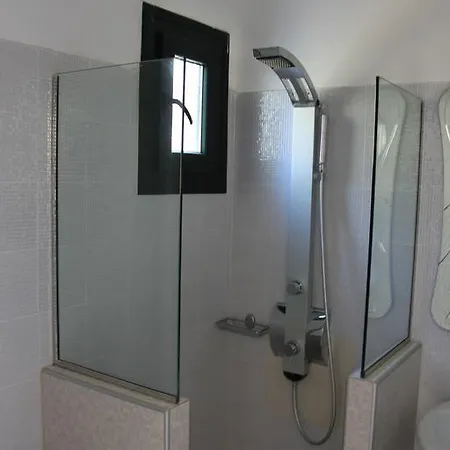 Maroulina's Boutique Studios & * Mykonos Town