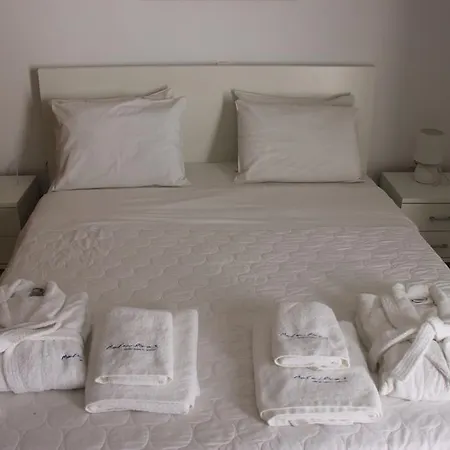 Maroulina's Boutique Studios & Mykonos Town